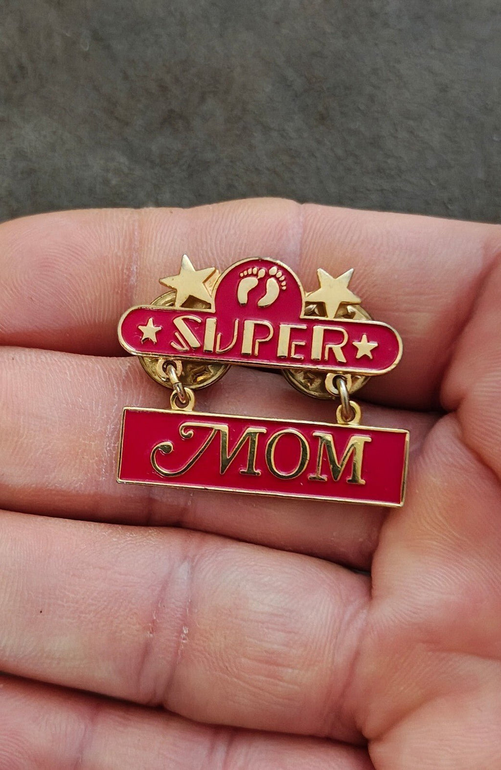 1980s Super Mom Hang Ten Pin - Trinketmania-LV