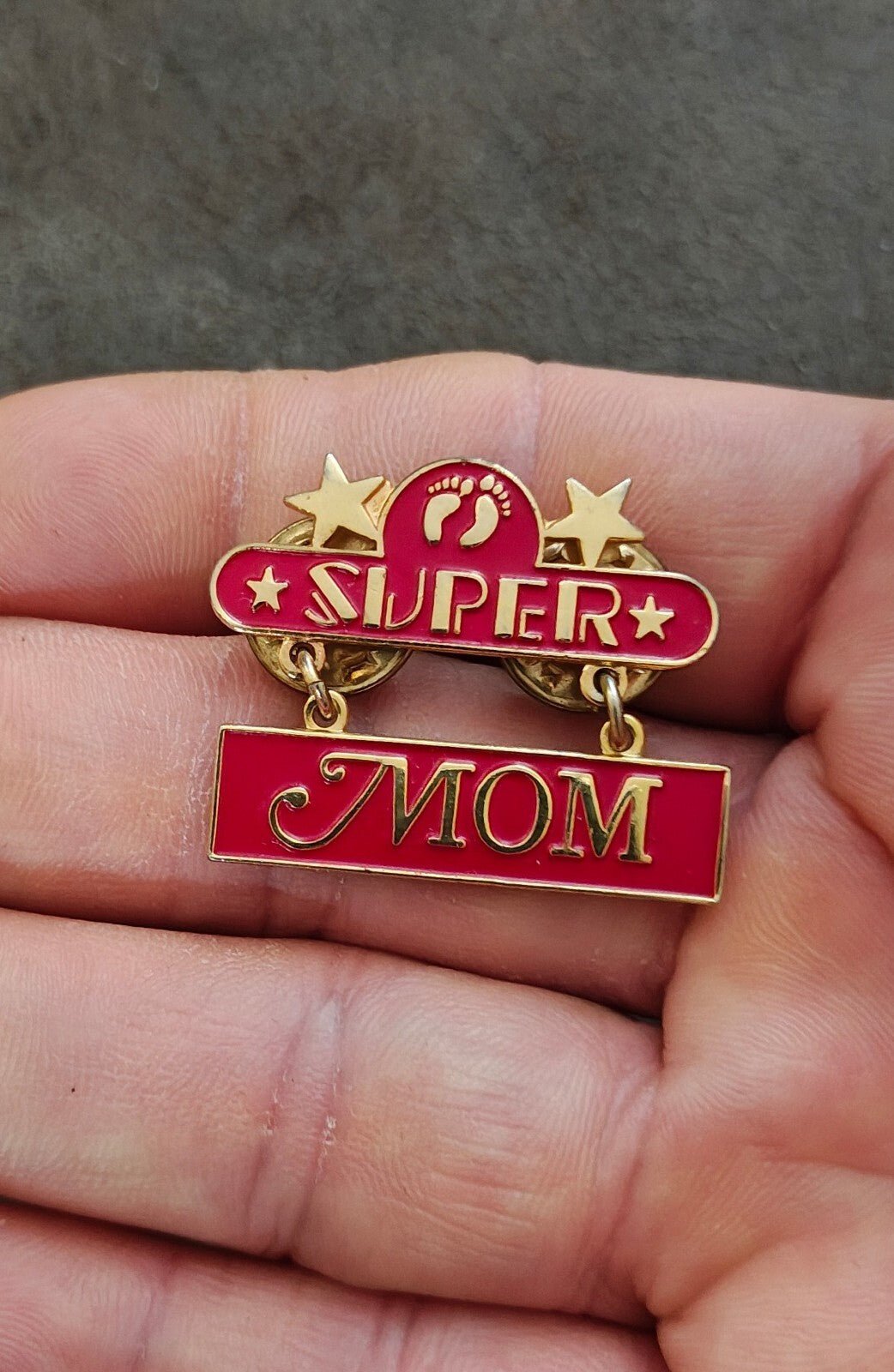 1980s Super Mom Hang Ten Pin - Trinketmania-LV