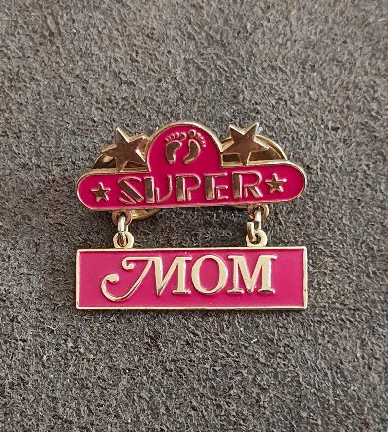 1980s Super Mom Hang Ten Pin - Trinketmania-LV