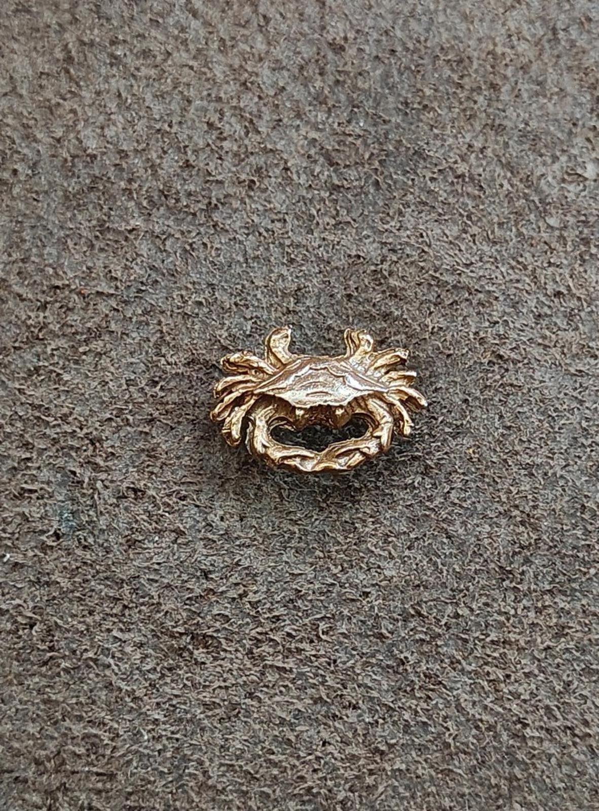 1980's Small Gold Tone Crab Pin