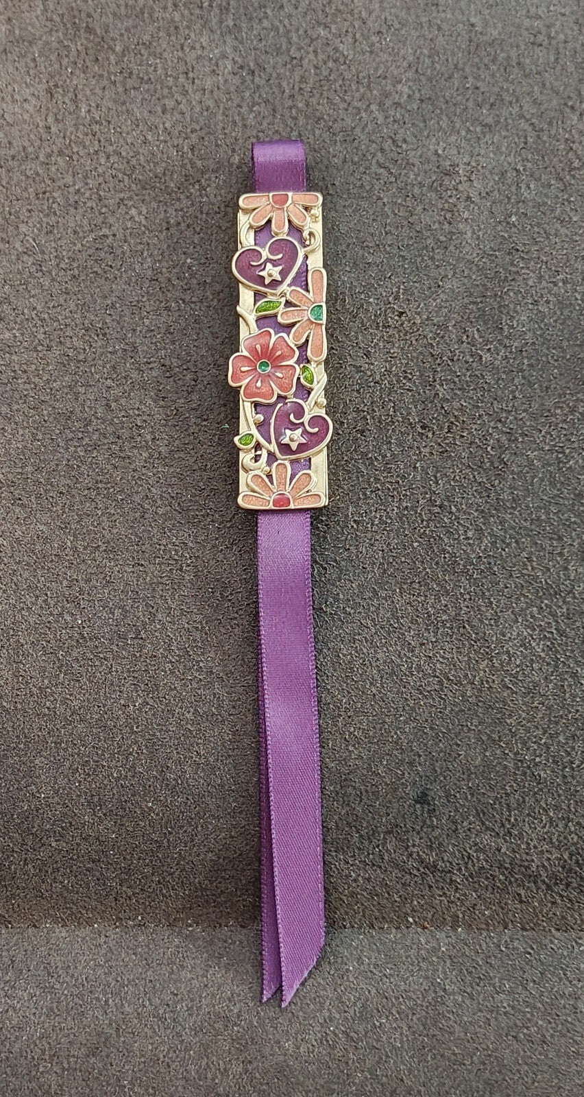 1990s Claiborne Villager Hearts & Flowers Magnetic Bookmark - Trinketmania-LV