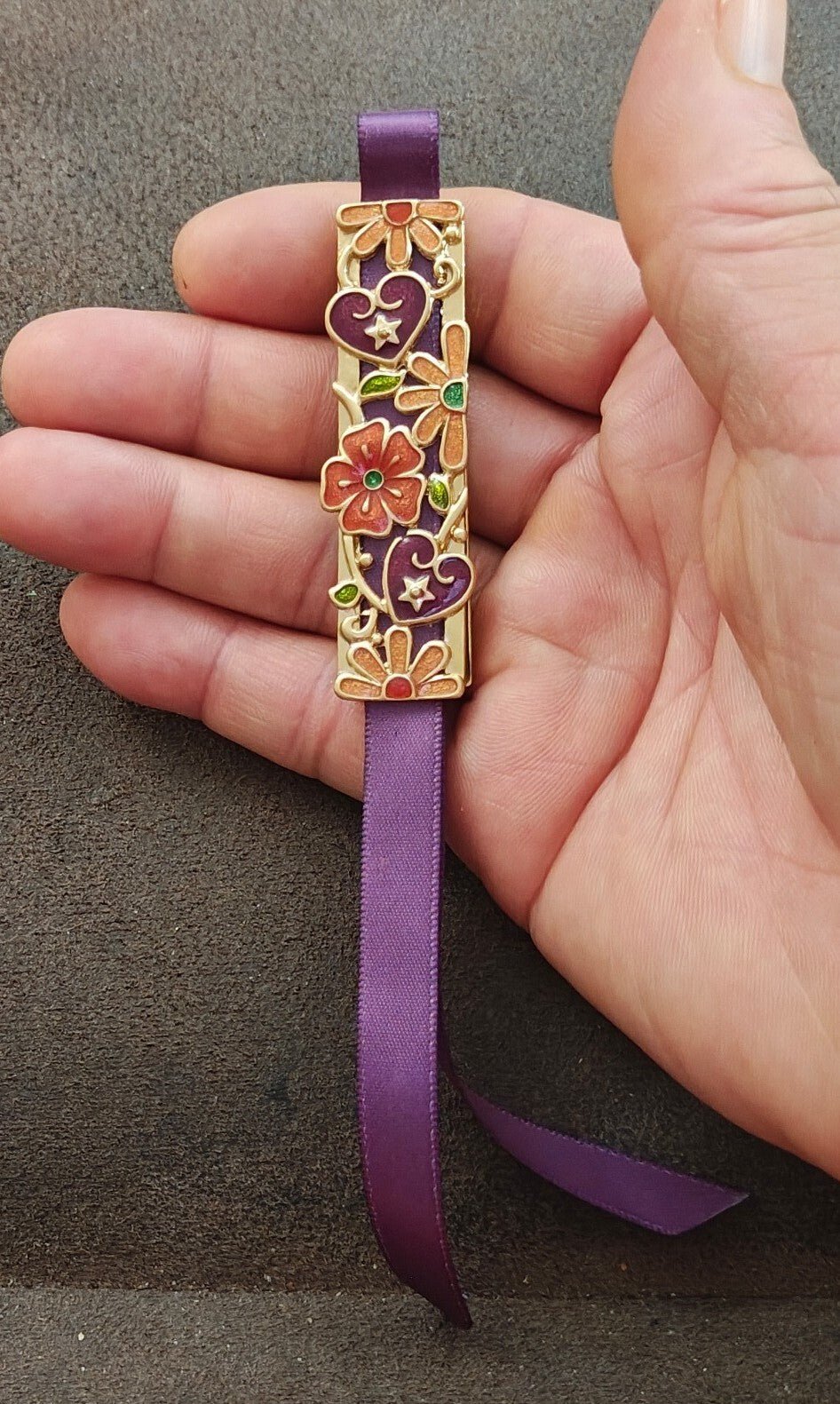 1990s Claiborne Villager Hearts & Flowers Magnetic Bookmark - Trinketmania-LV