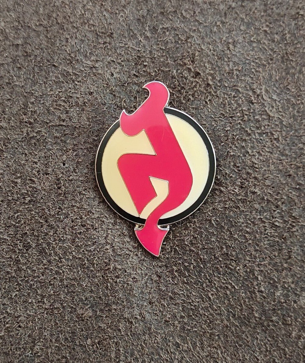 1990s Official Logo of The New Jersey Devils Gold Tone Enamel Pin - Trinketmania-LV