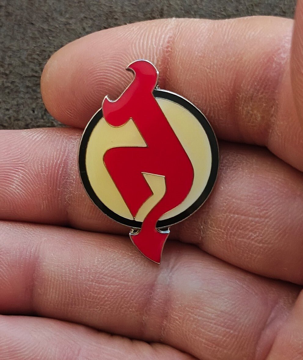 1990s Official Logo of The New Jersey Devils Gold Tone Enamel Pin - Trinketmania-LV