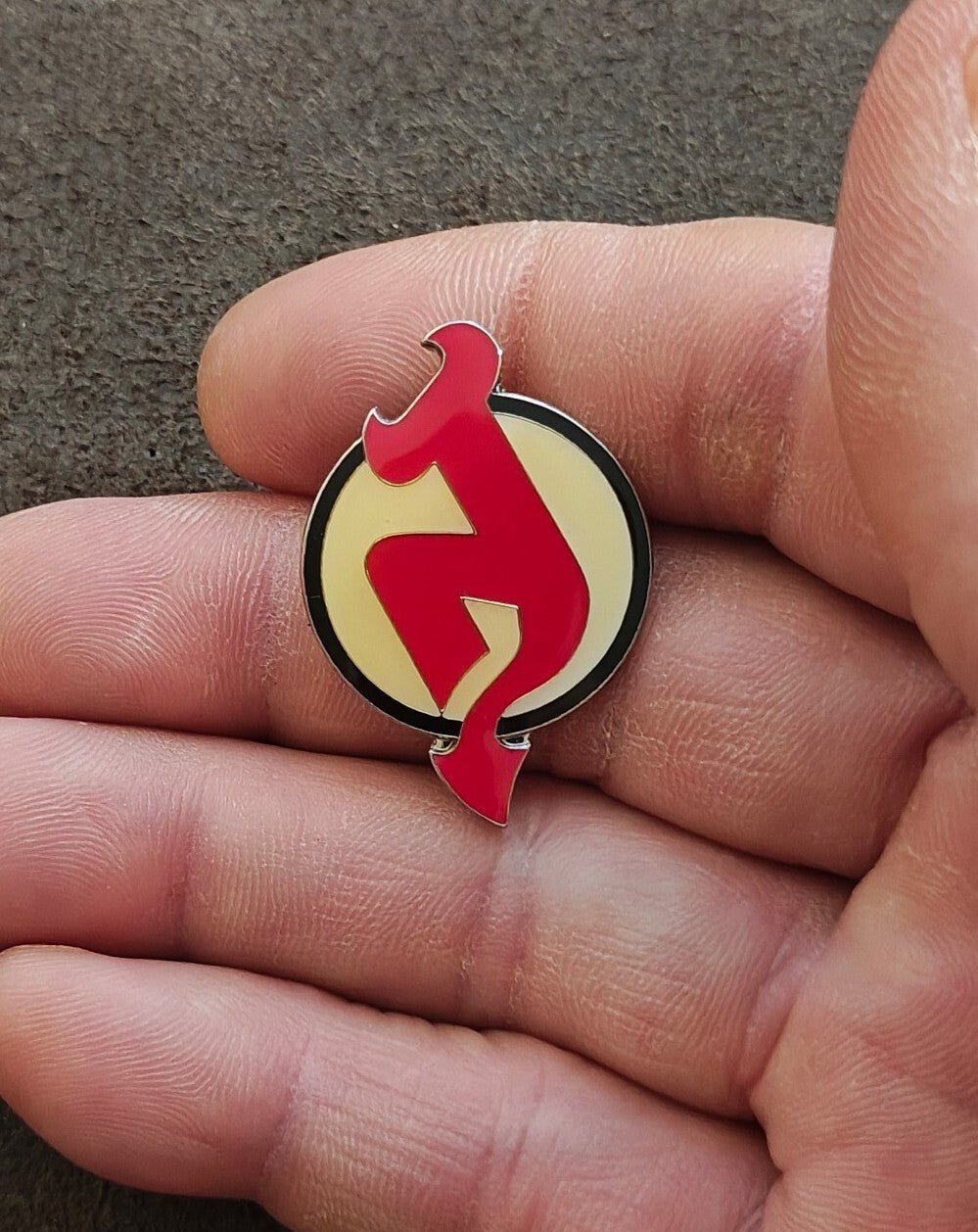 1990s Official Logo of The New Jersey Devils Gold Tone Enamel Pin - Trinketmania-LV