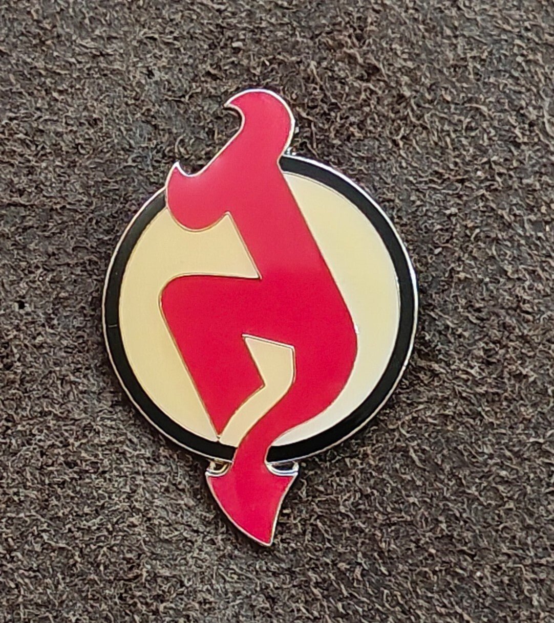 1990s Official Logo of The New Jersey Devils Gold Tone Enamel Pin - Trinketmania-LV