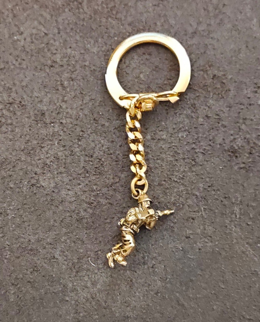 1990s Rare Gold Tone Tactical Soldier Miniature Figurine Keychain - Trinketmania-LV