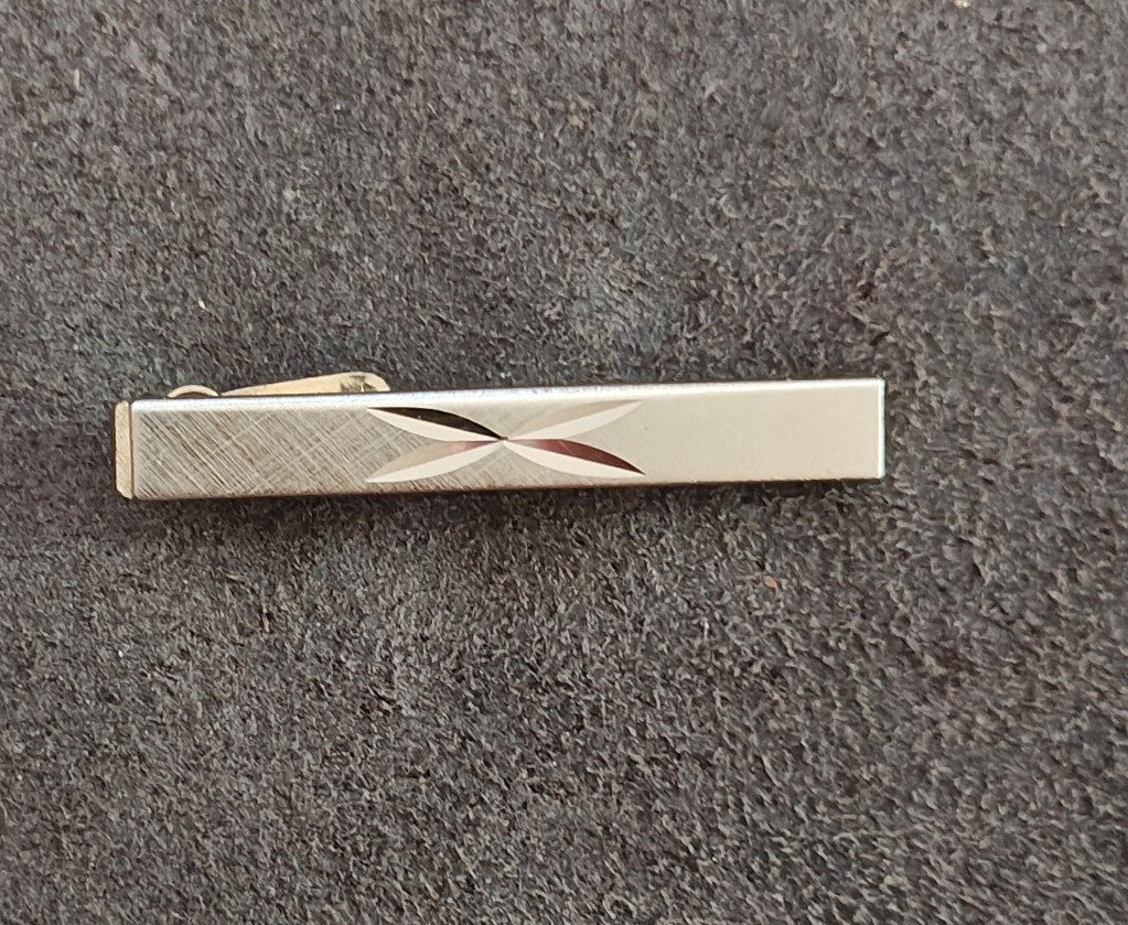 1950s/60s Swank Gold Tone Atomic Starburst Diamond Cut Design Tie Bar/Tie Clip