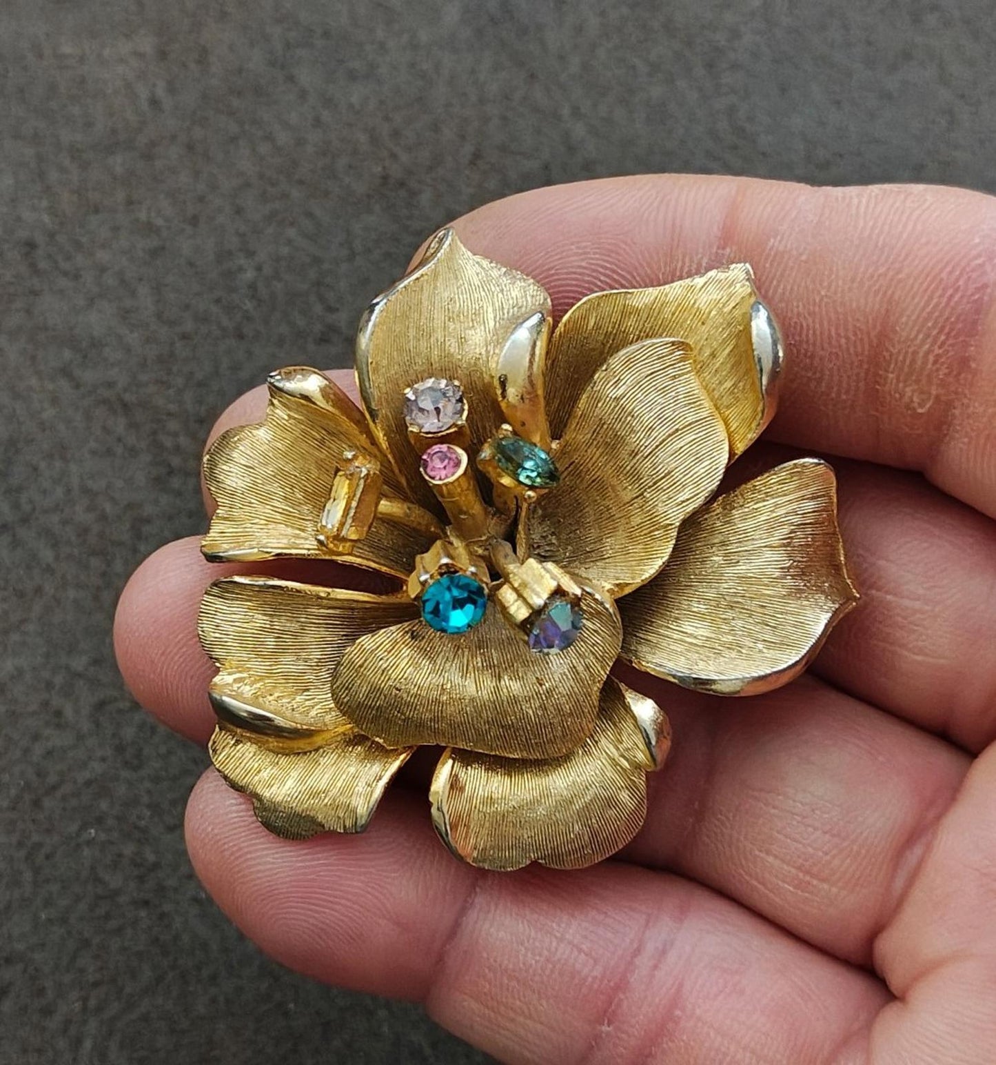 1950s/60s BSK Pansy Flower Gold Tone Textured With Rhinestones Brooch