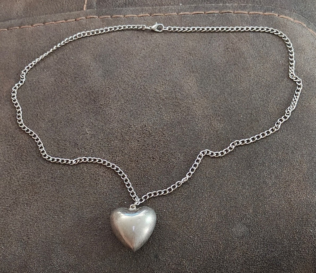 Vintage Style Silver Tone Puffy Heart Pendant Necklace