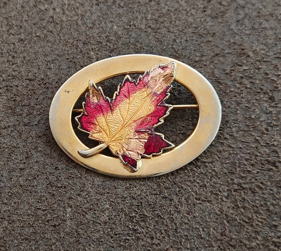 1950s/60s Gold Tone Enamel Maple Leaf Brooch