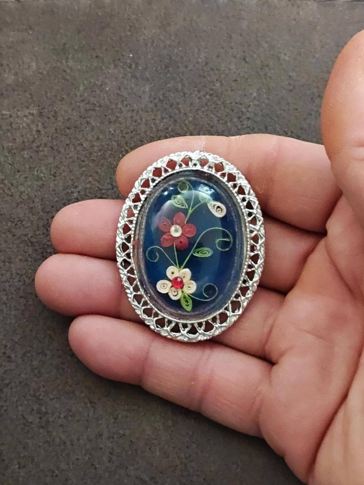 Vintage Style Quilled or Paper Scrolled Flowers Silver Tone Brooch Pendant