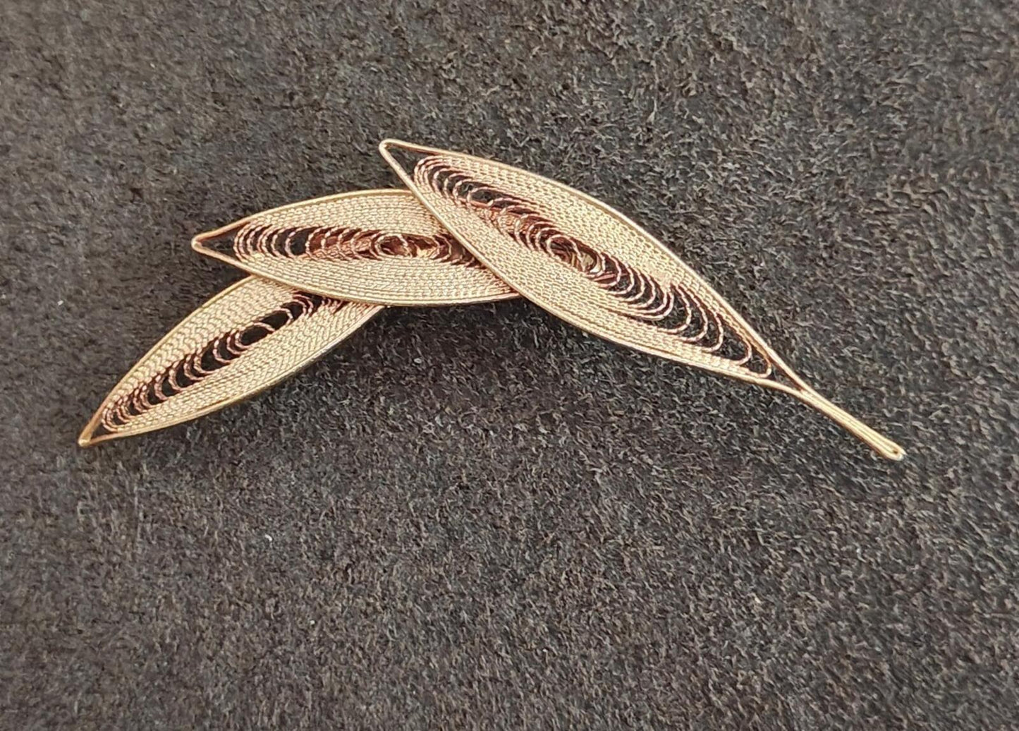 1960s/70s Gold Tone Openwork Filigree Leaf Brooch