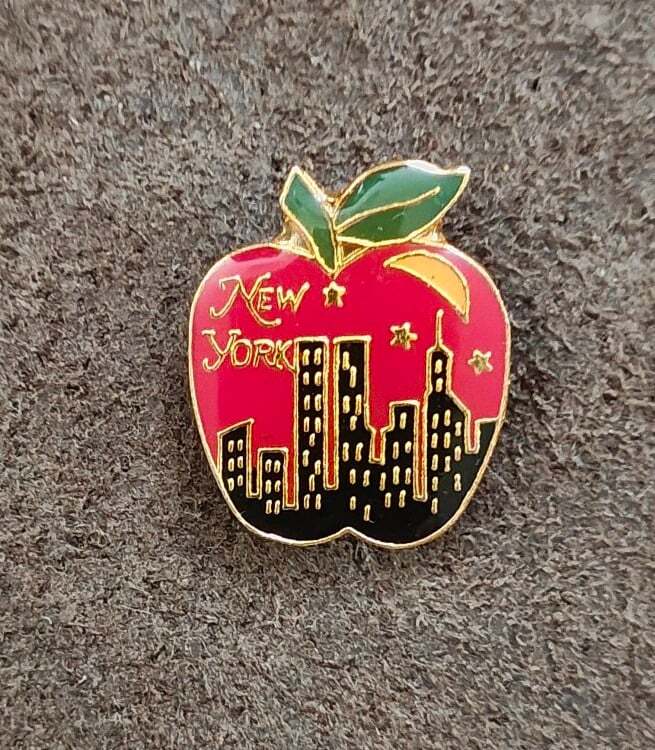1980s CMI New York City, The Big Apple Pin