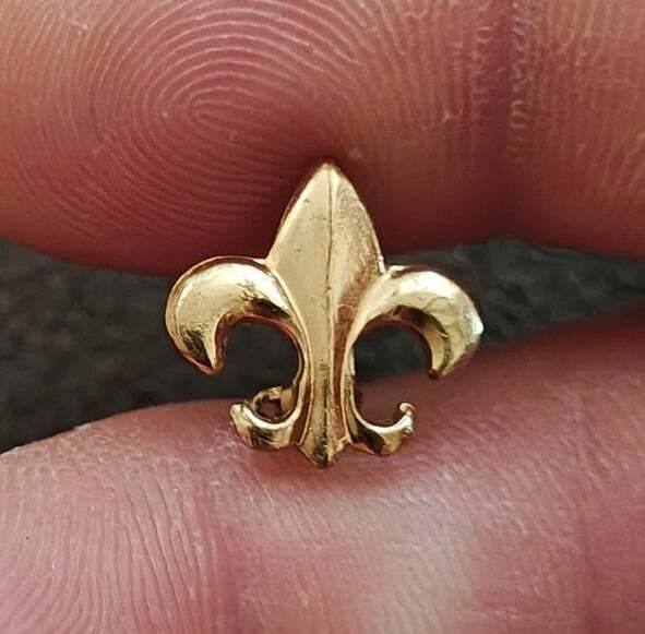 1980s Gold Tone Small Fleur-de-lis Pin Brooch