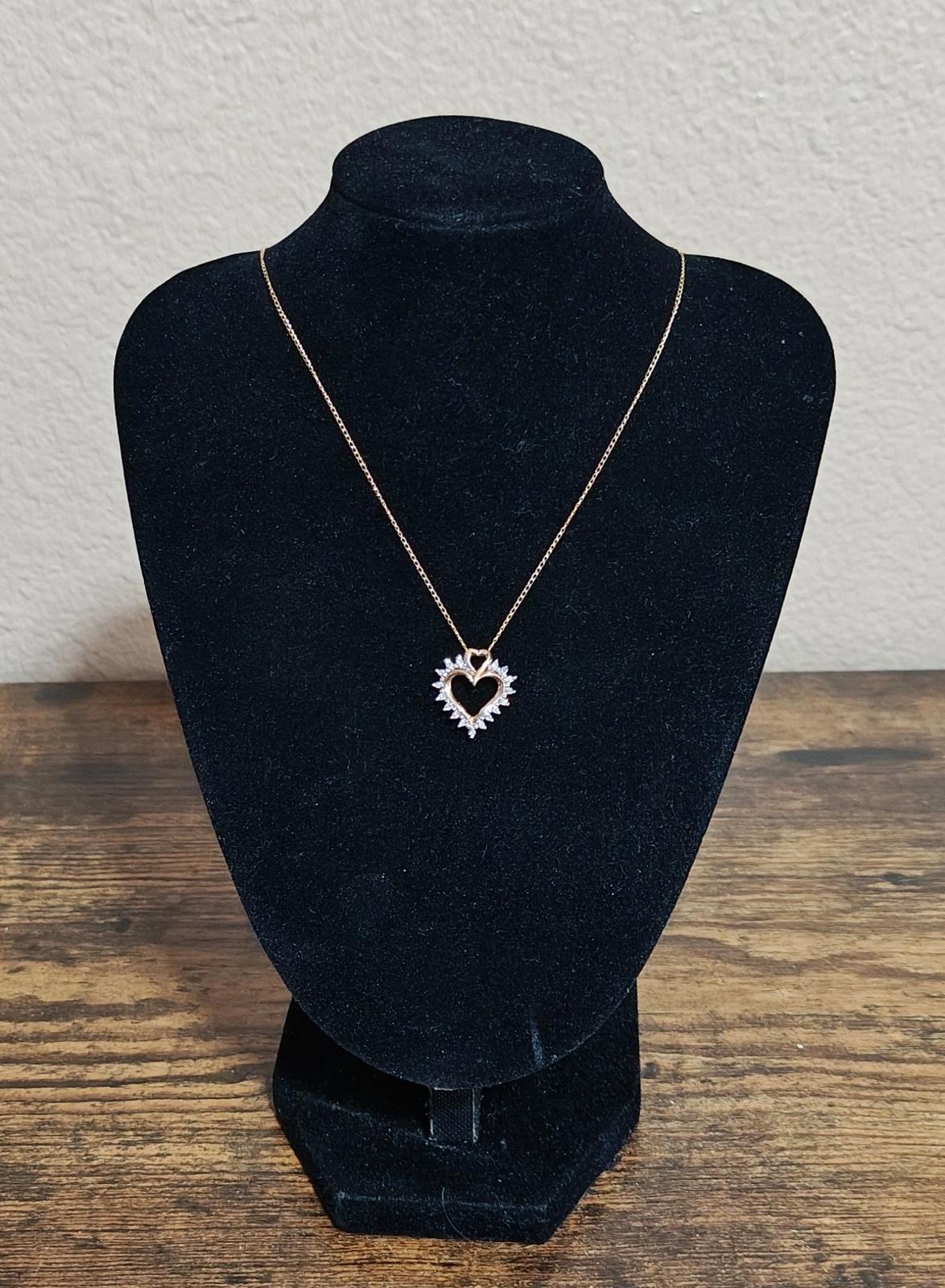 1990's 10K Gold Double Heart Design Delicate Gold Chain Pendant Necklace