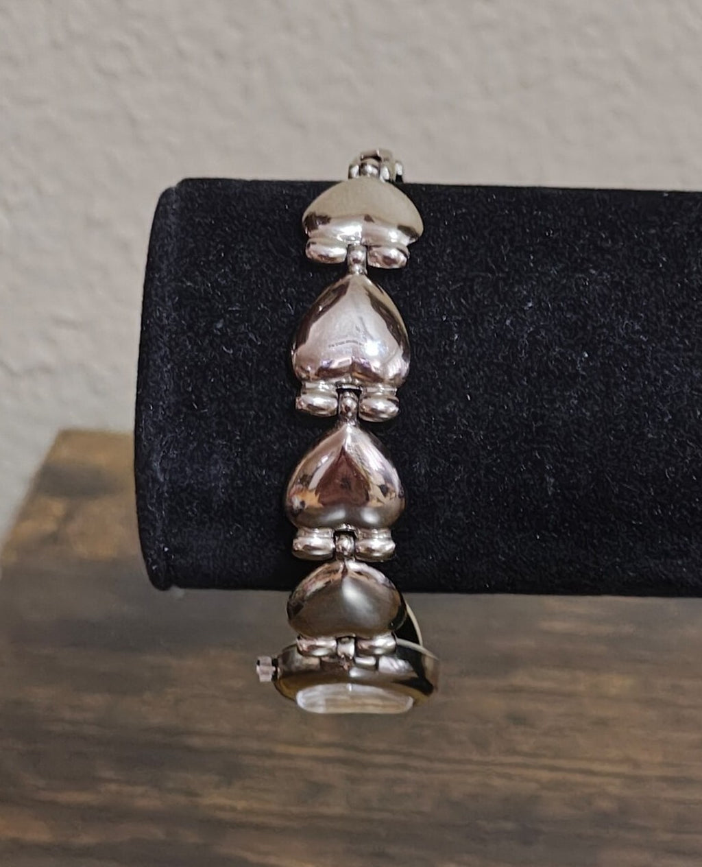 1990s Shannons Heart-Shaped Silver Tone Link Bracelet Statement Ladies Watch