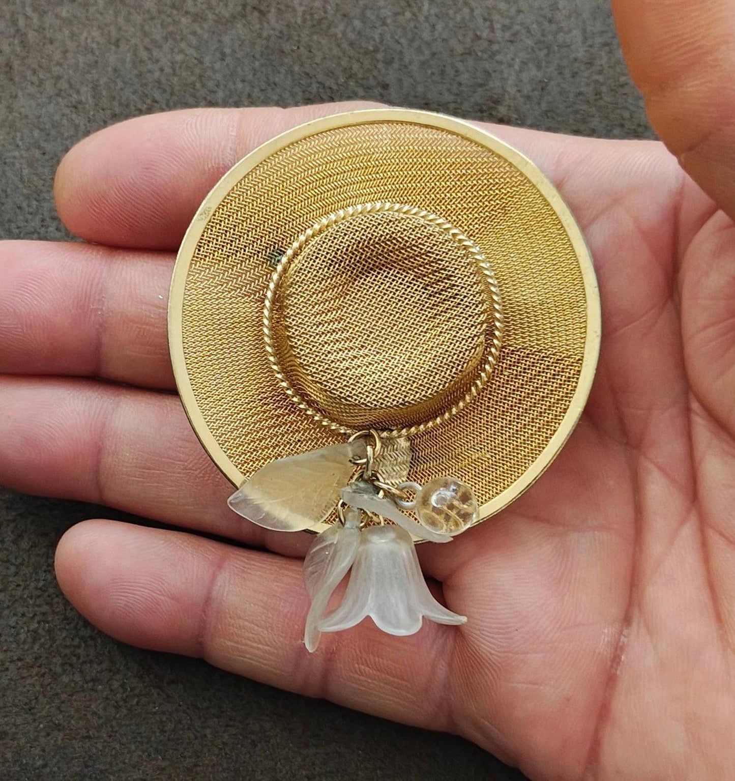 1980s Gold Tone Mesh Sun Hat Brooch Pin