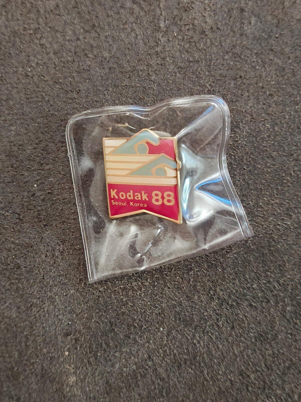 Kodak 1988 Seoul Summer Olympics Gold Tone  Enamel Pin