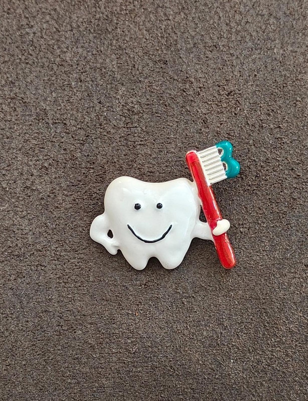 1980s Rare Danecraft Happy Tooth Holding a Toothbrush Silver Tone Enamel Pin