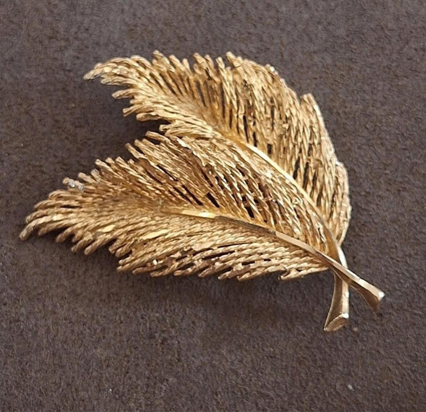 1960’s Gold Tone Two Feather/Leaf Pin Brooch