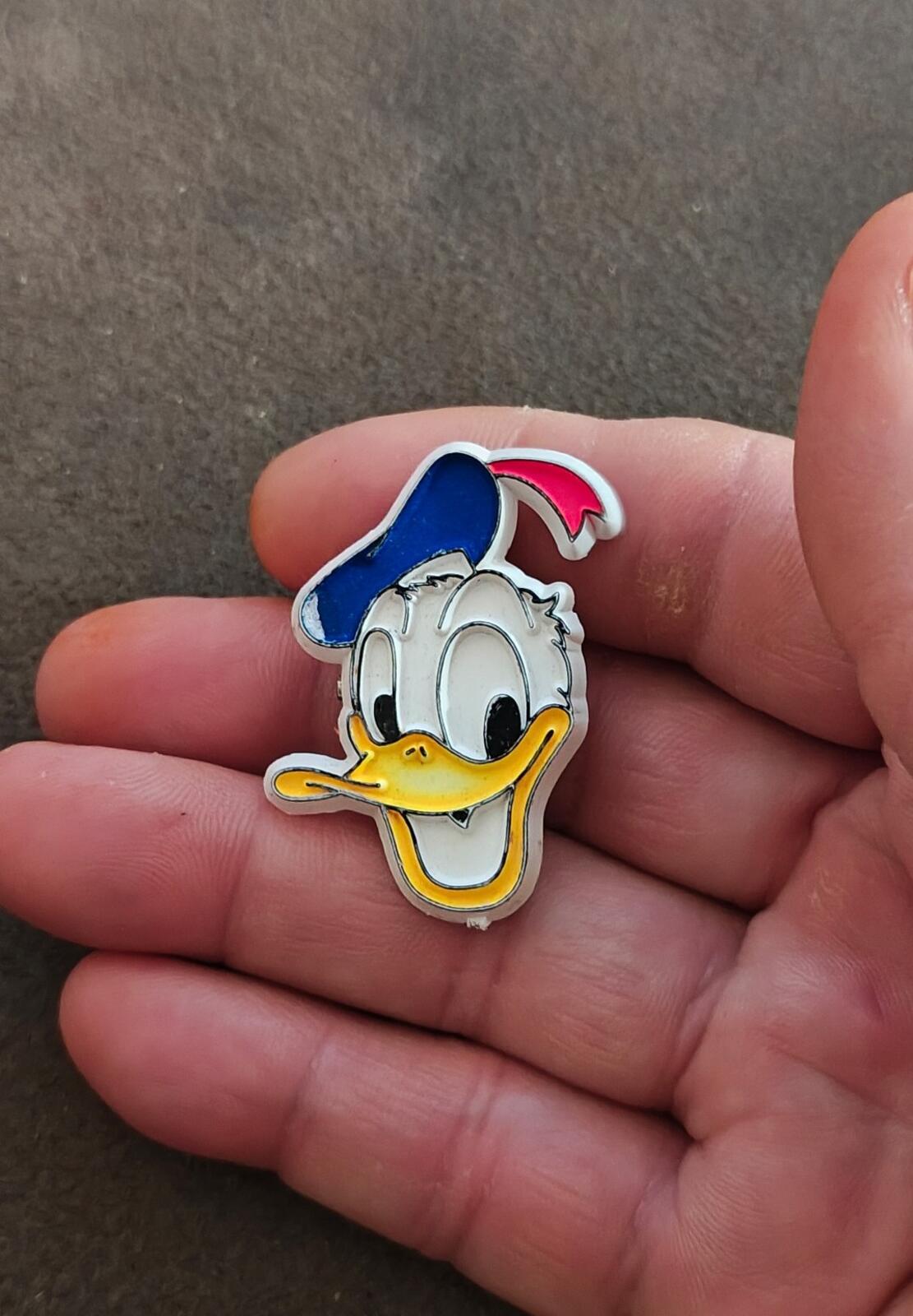 1970s/80s Rare Walt Disney Productions Donald Duck Plastic Pin