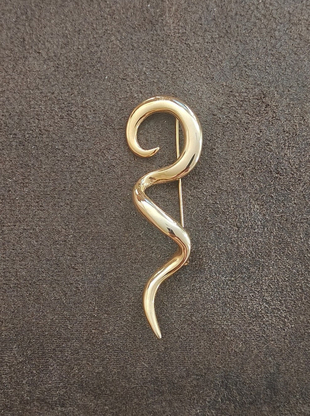 1980s Gold Tone Abstract/Swirl/Modernist Squiggle Brooch Pin.