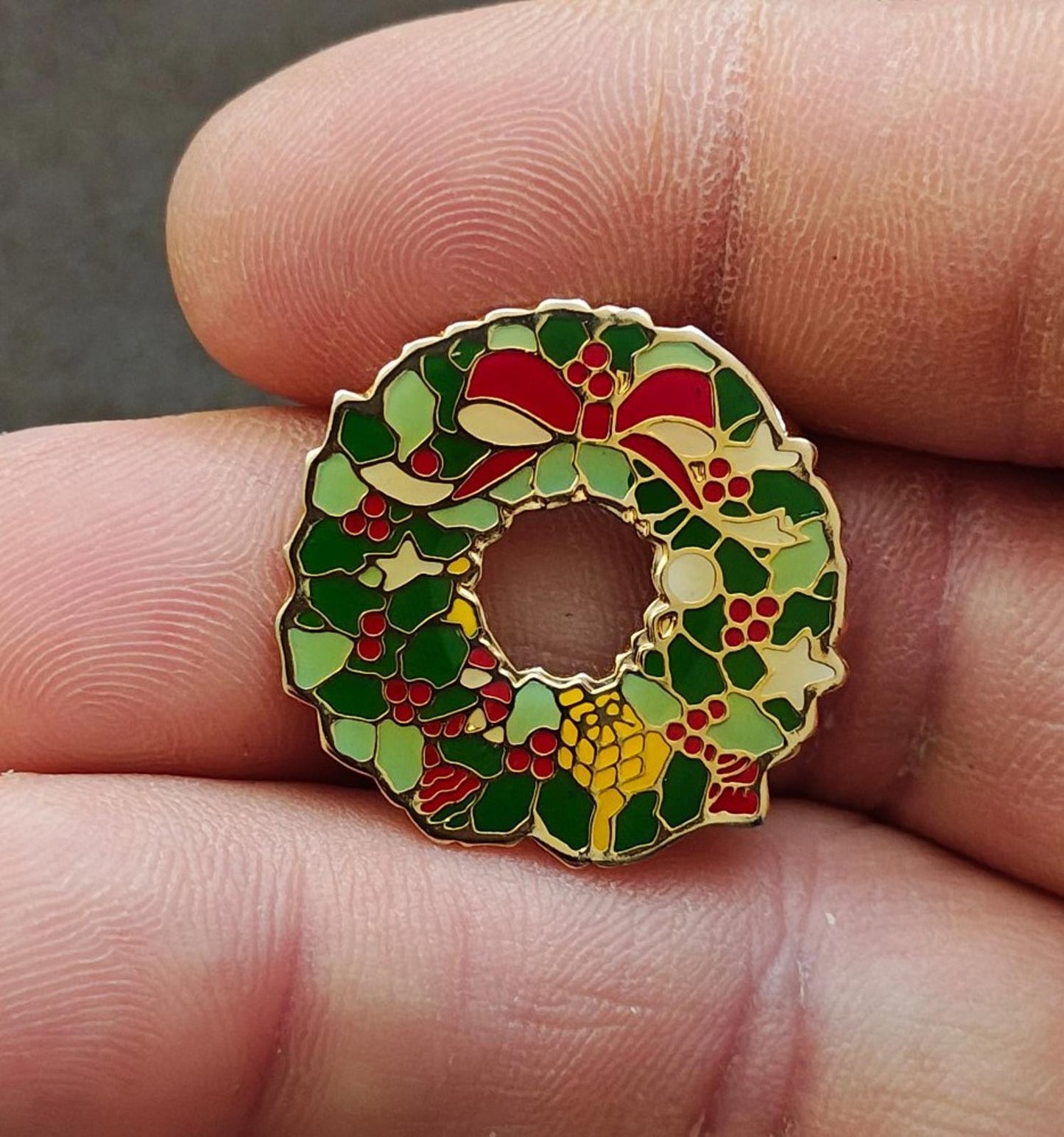 1980s Gold Tone Enamel Christmas Wreath Pin