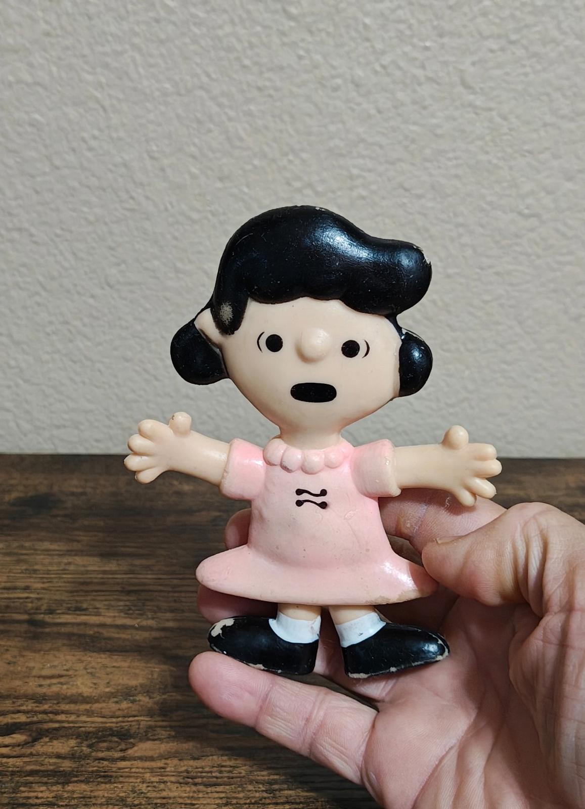 1969 United Feature Syndicate Lucy Van Pelt From Peanuts Bendable Figure