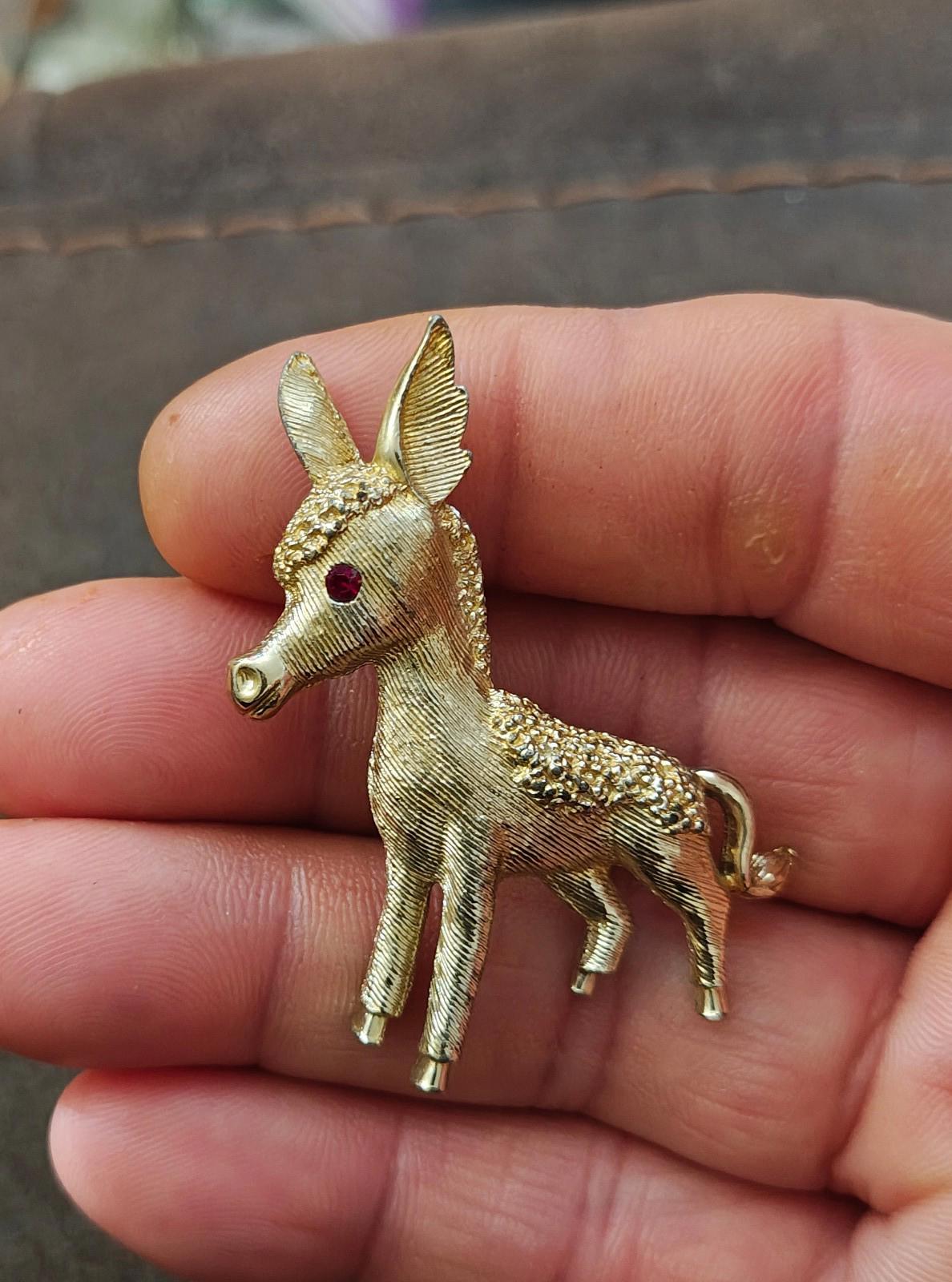 1950s/60s Vintage Gold Tone Donkey With Red Eye Rhinestone Brooch Pin