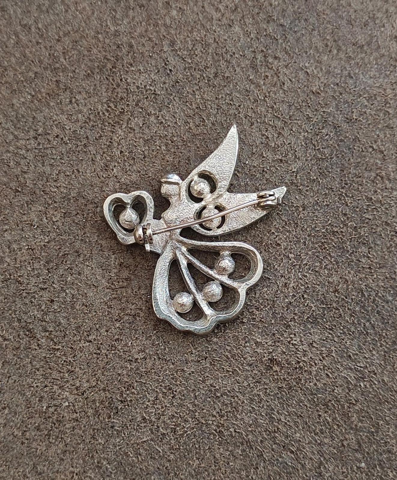 1990's Angel Of Love Angel With Heart and Clear Rhinestones Pin