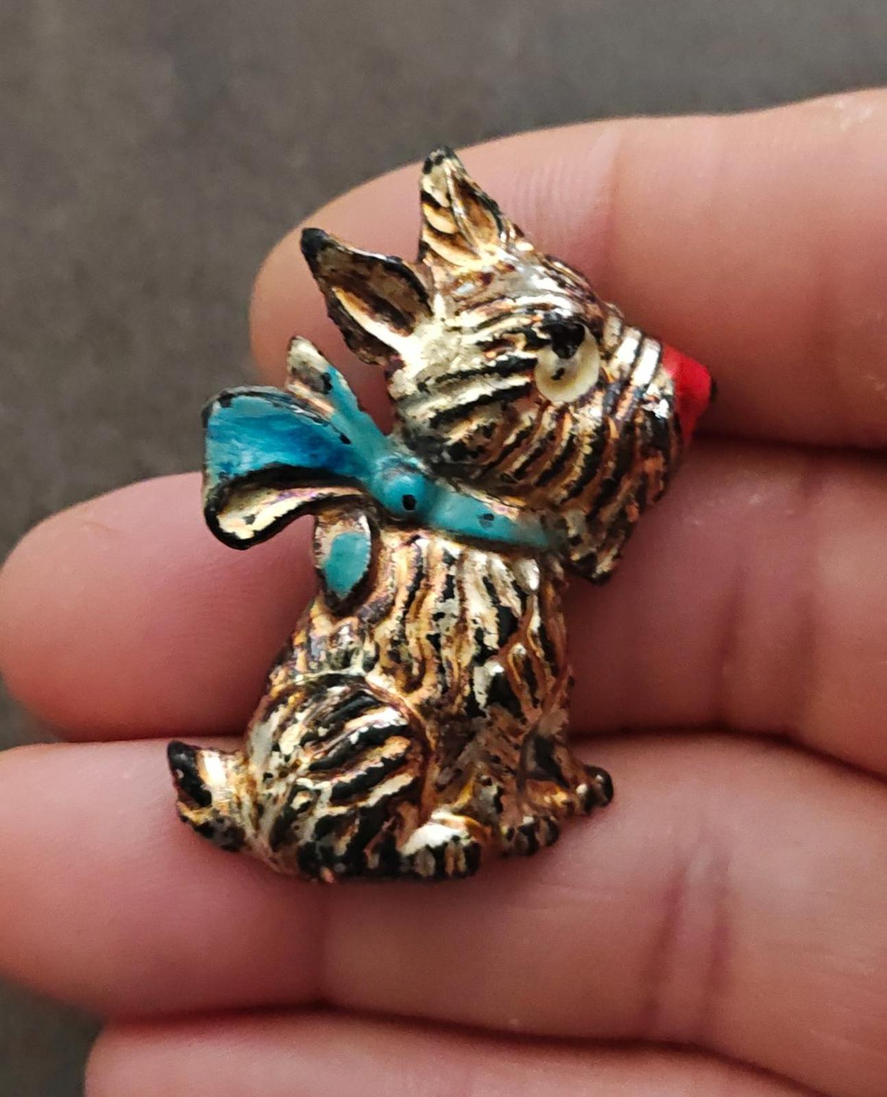 1930s/40s Gold Tone Celluloid Scottie Dog Brooch