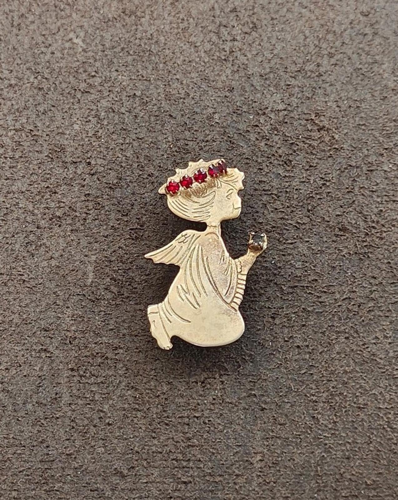 1950s/60s Gold Tone  Kneeling Praying Angel With a Red Rhinestone Halo Brooch