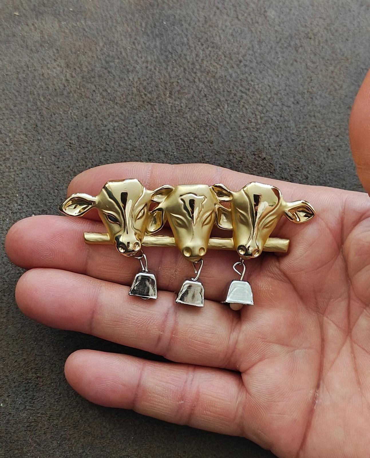 1980s Signed AJC Three Cow Head With Dangling Silver Tone Bells Brooch