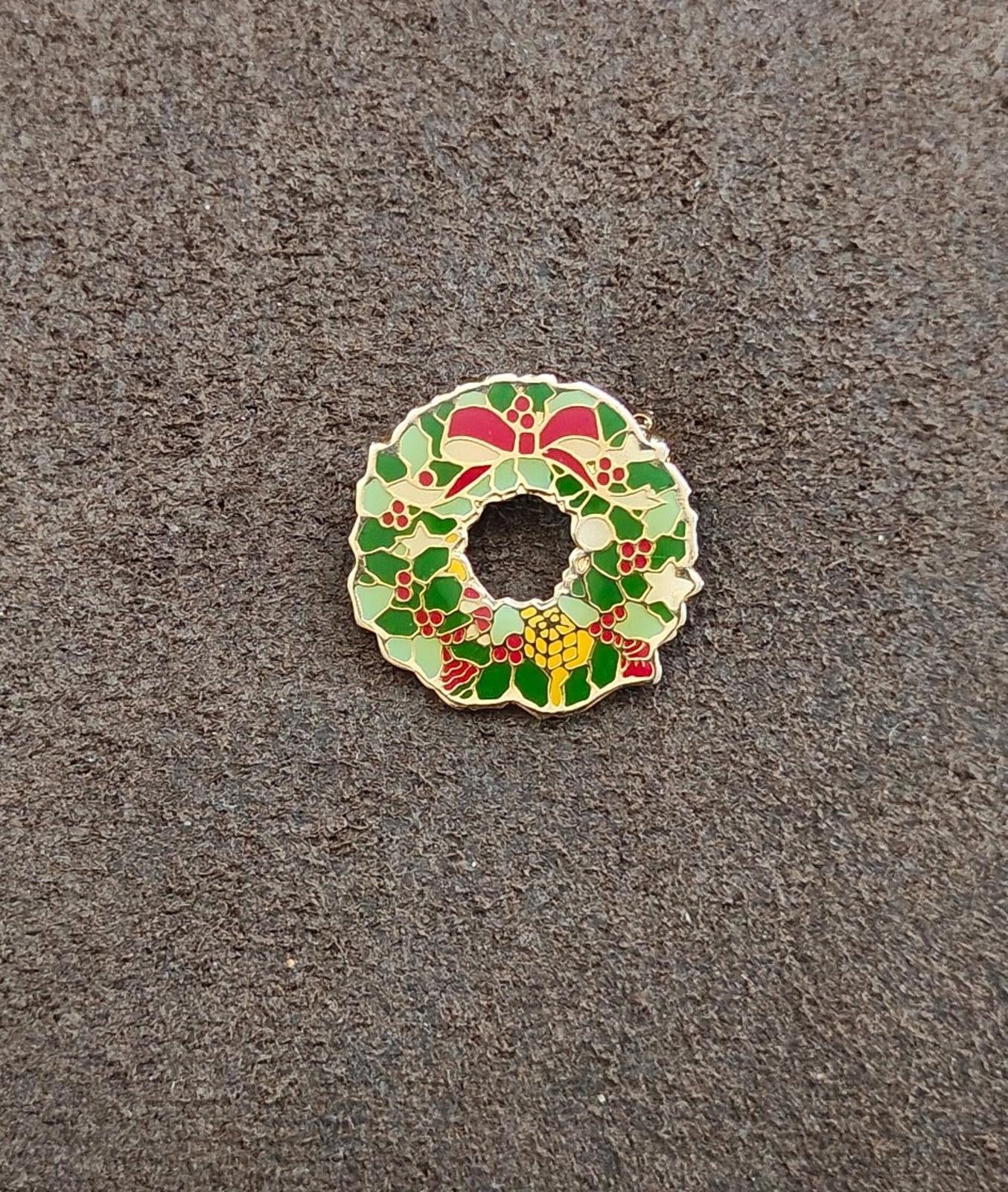 1980s Gold Tone Enamel Christmas Wreath Pin
