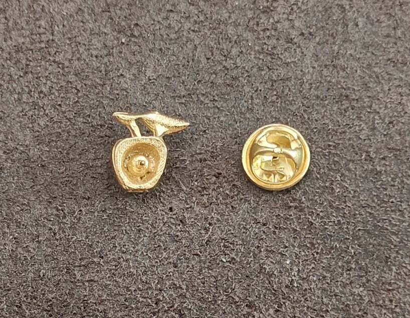 1980s Gold Tone 3D Apple Pin