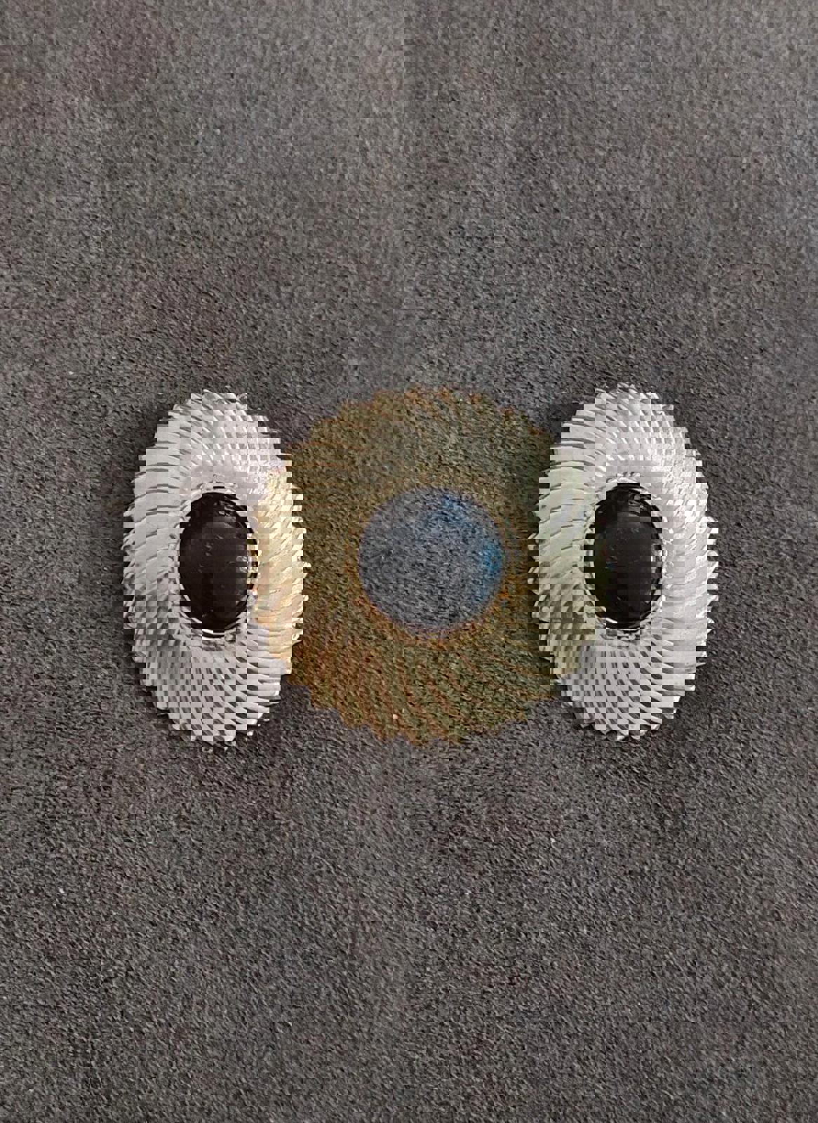 1980's Round Swirl & Black Lucite Resin Cabochon Scarf Clip