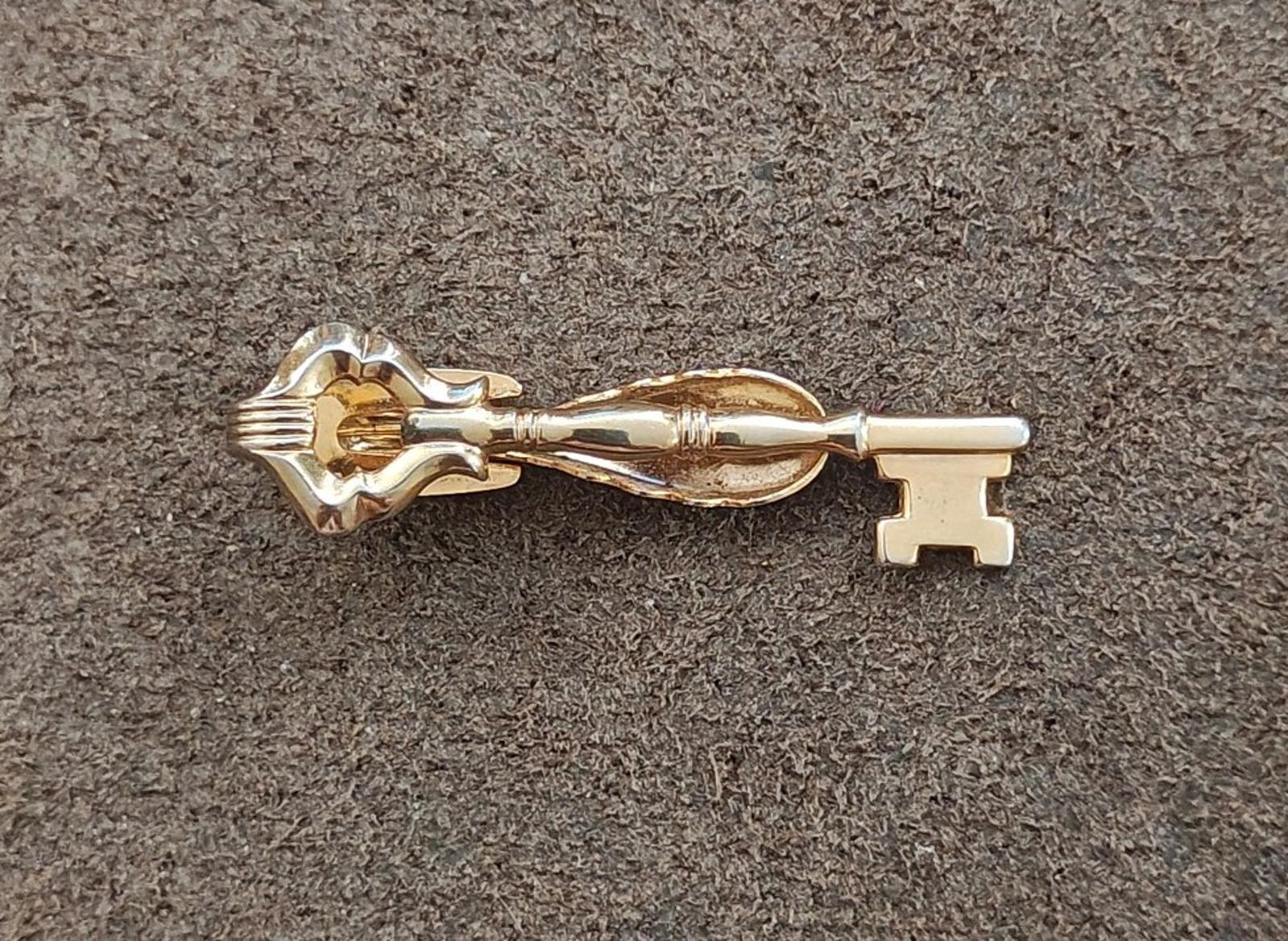 1950s Signed Hickok USA Gold Tone Figural Skeleton Key Tie Clip