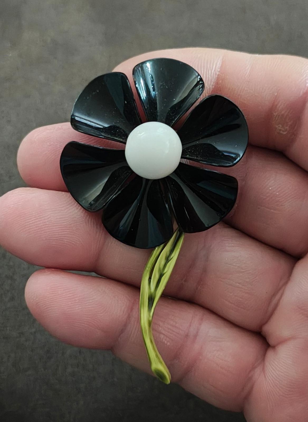 1980s Vintage Rare Flower Black and Green Enamel Metal Brooch Pin
