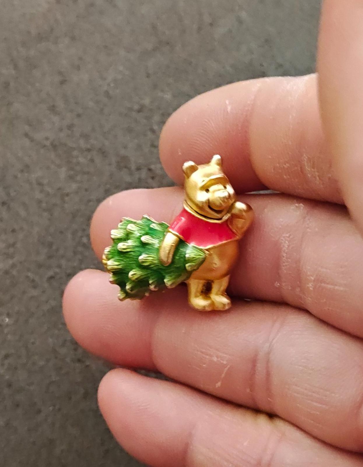 1980s Disney Winnie The Pooh Carrying a Christmas Tree Gold Tone Enamel Brooch