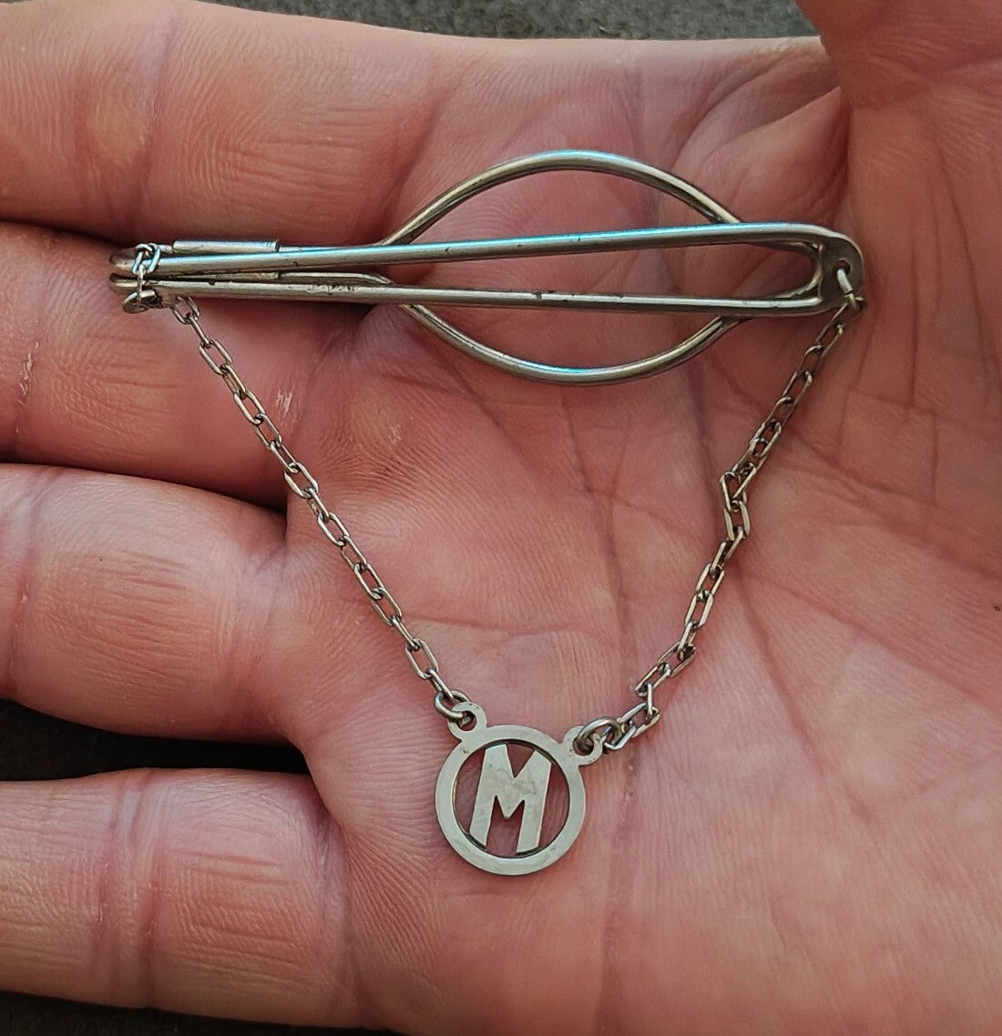 1940s/50s Silver Tone Monogram Initial M Chain Bar Clip