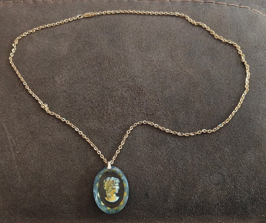 1950s Gilded Glass Cameo Pendant Necklace