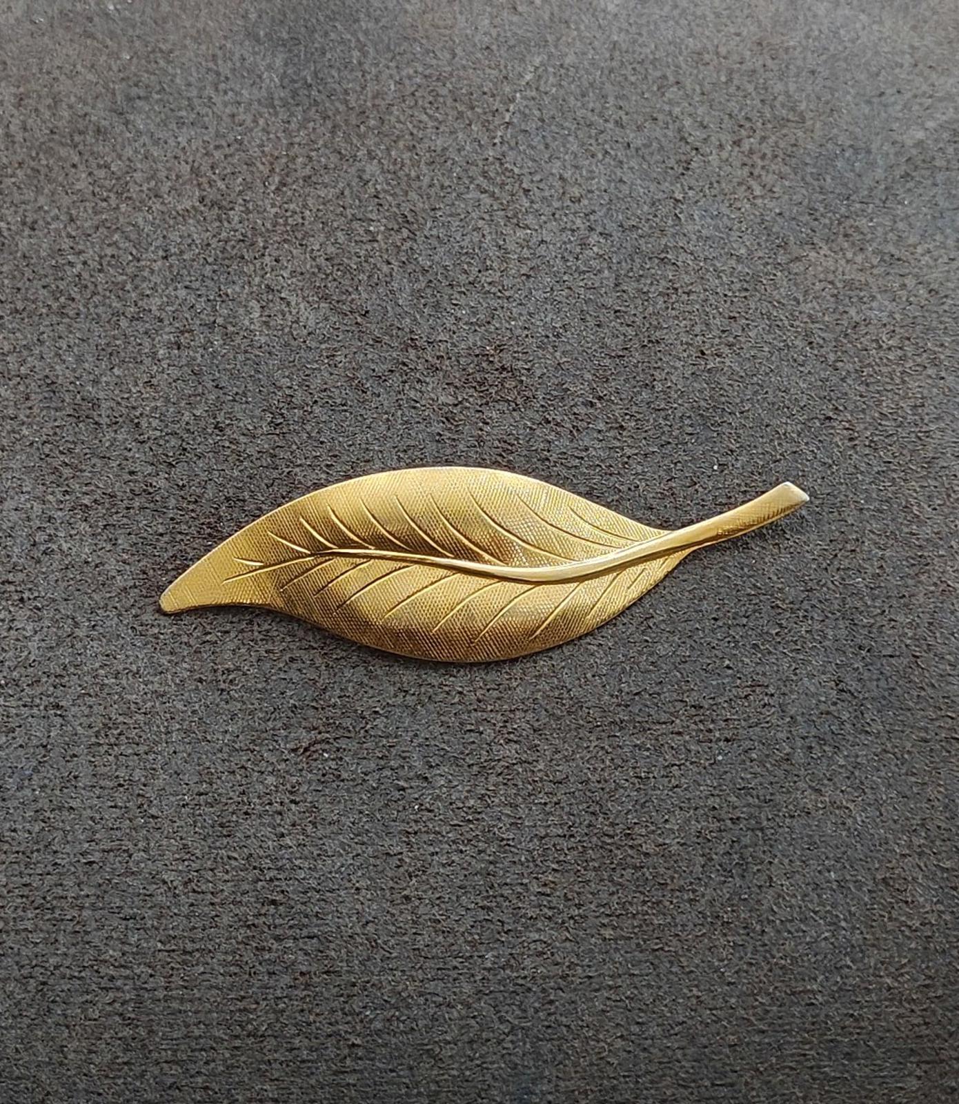 1960s Gold Tone Textured Leaf Brooch Pin