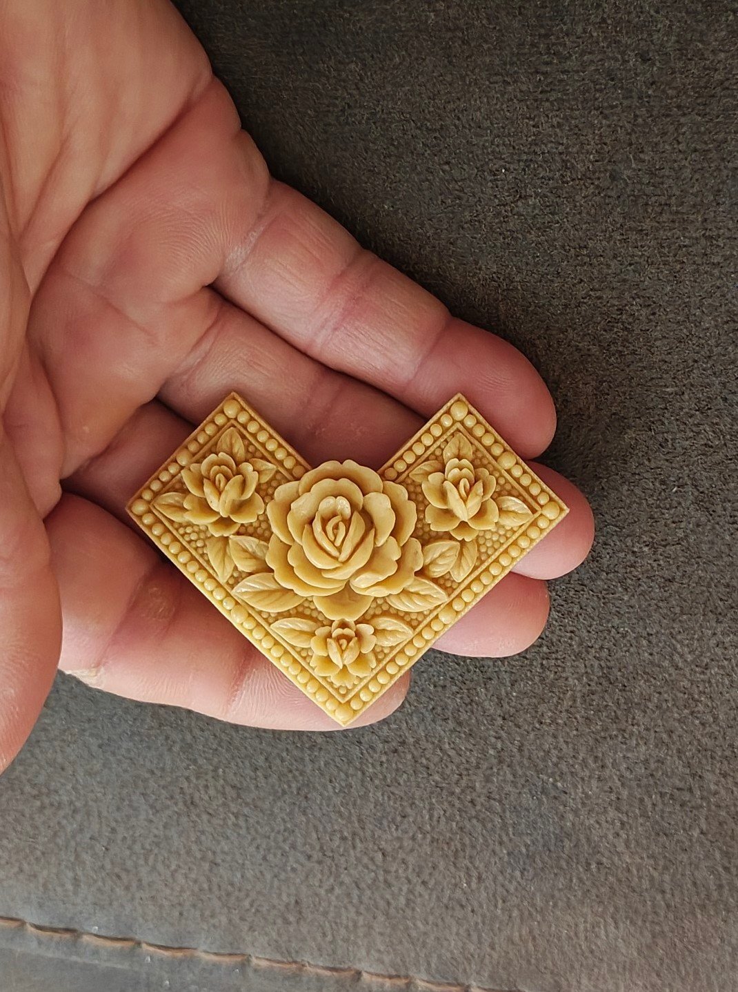 1930s/40s Molded Celluloid Floral V-Brooch Pin
