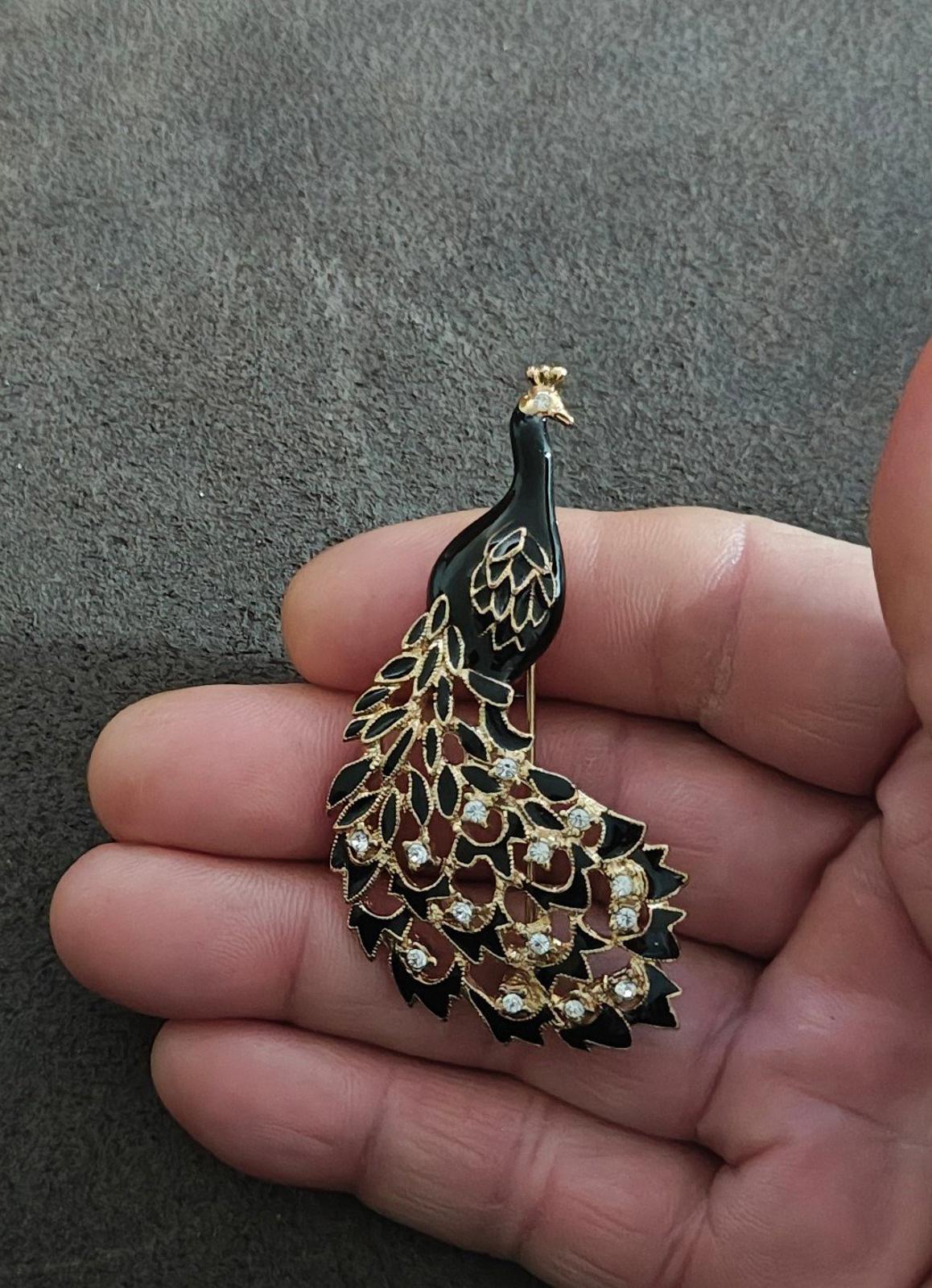 1990's Gold Tone Black Peacock With Sparkling Rhinestones Brooch Pin