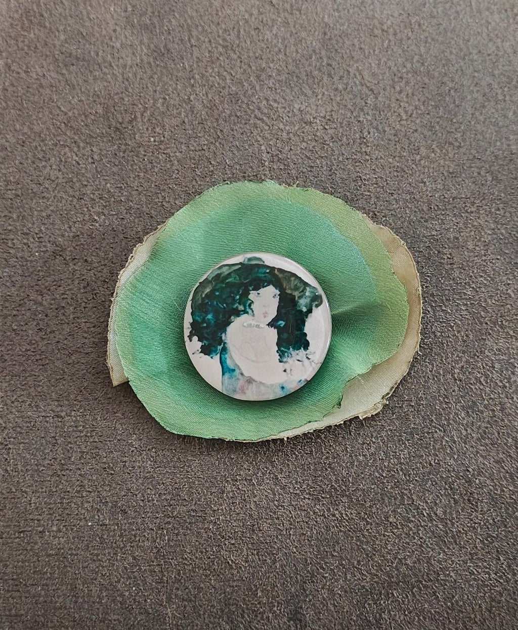 Handmade Gustav Klimt Philosophy Brooch Pin Art Nouveau Green Fabric Border