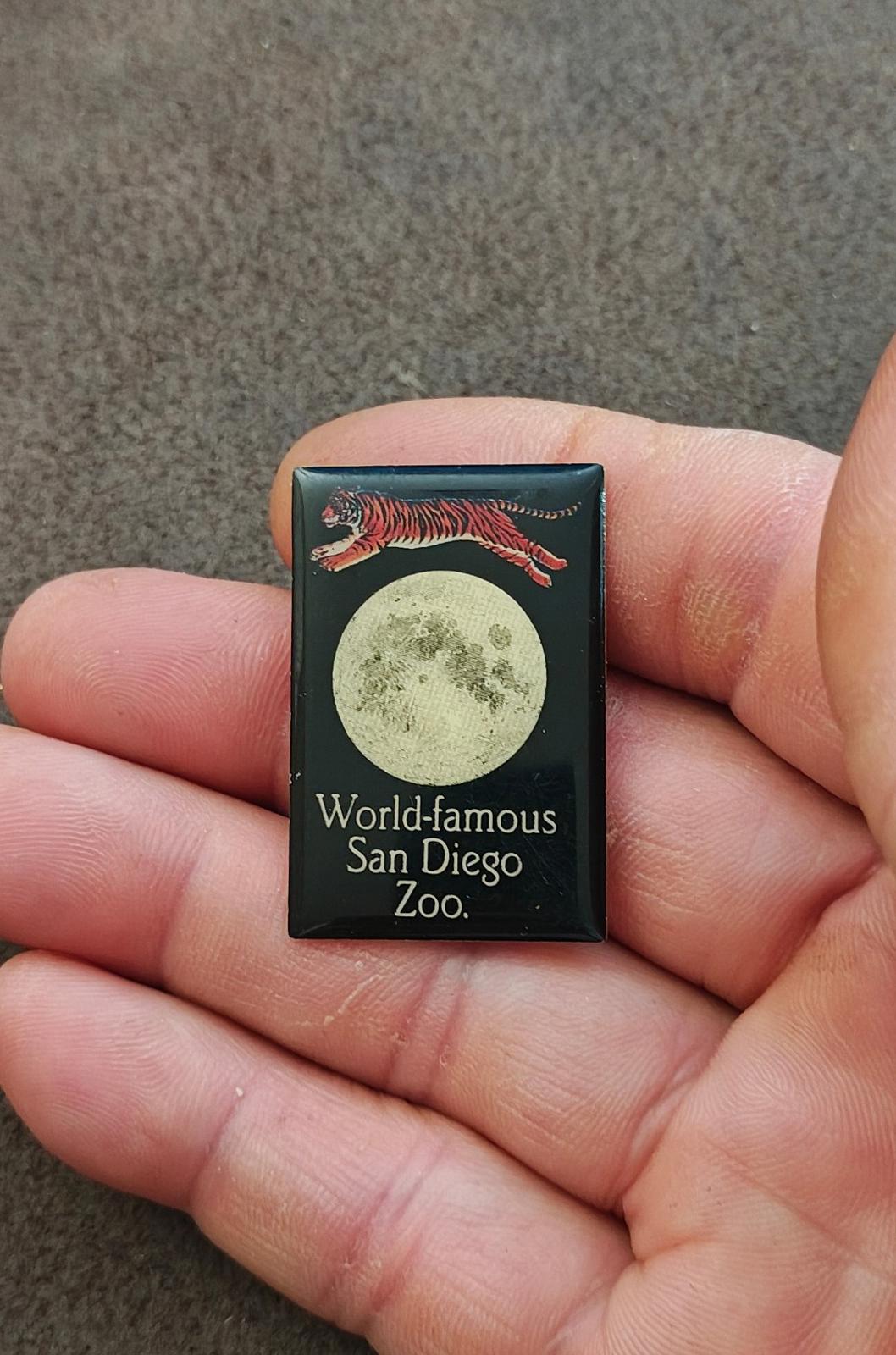 1980s Vintage San Diego Zoo Gold Tone Pin