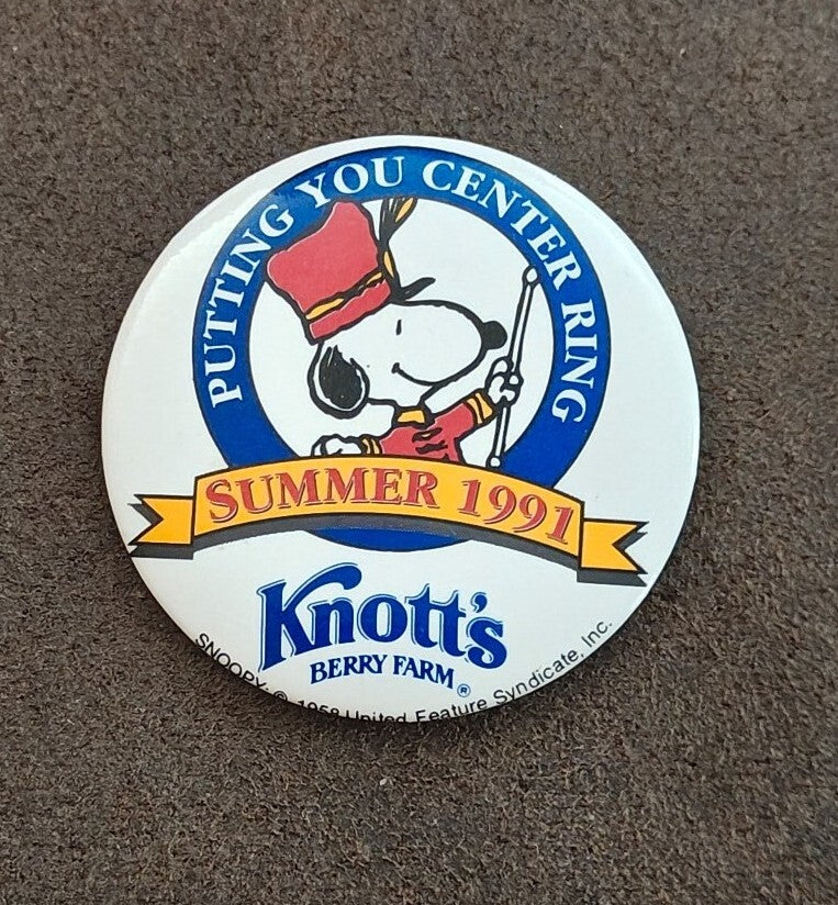 1991 Rare Knott's Berry Farm Putting You Center Ring Snoopy Button