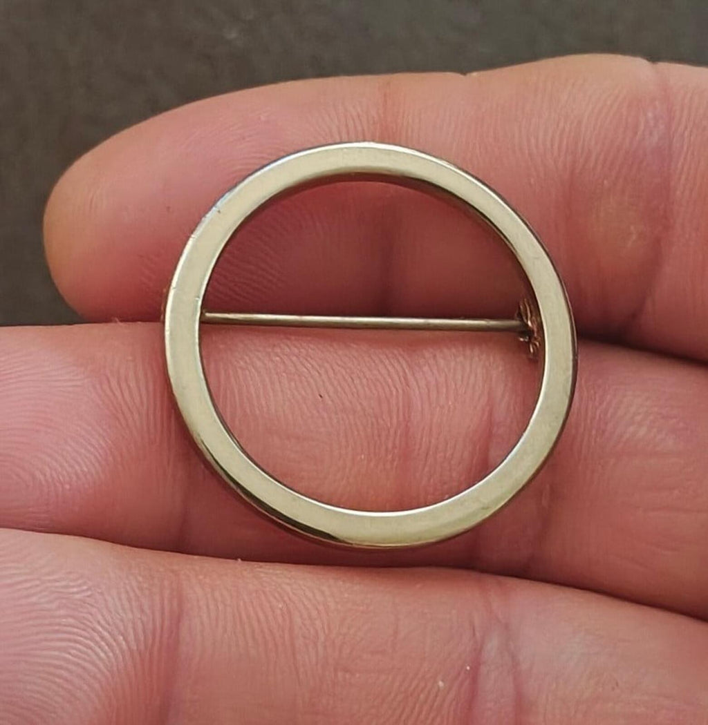 1950s/60s Classic Minimalist Open Circle Gold Tone Brooch Pin
