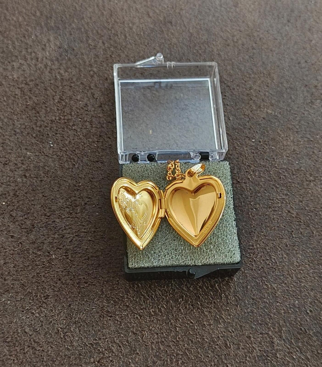 1970s/80s Gold Tone Double Heart Locket Necklace